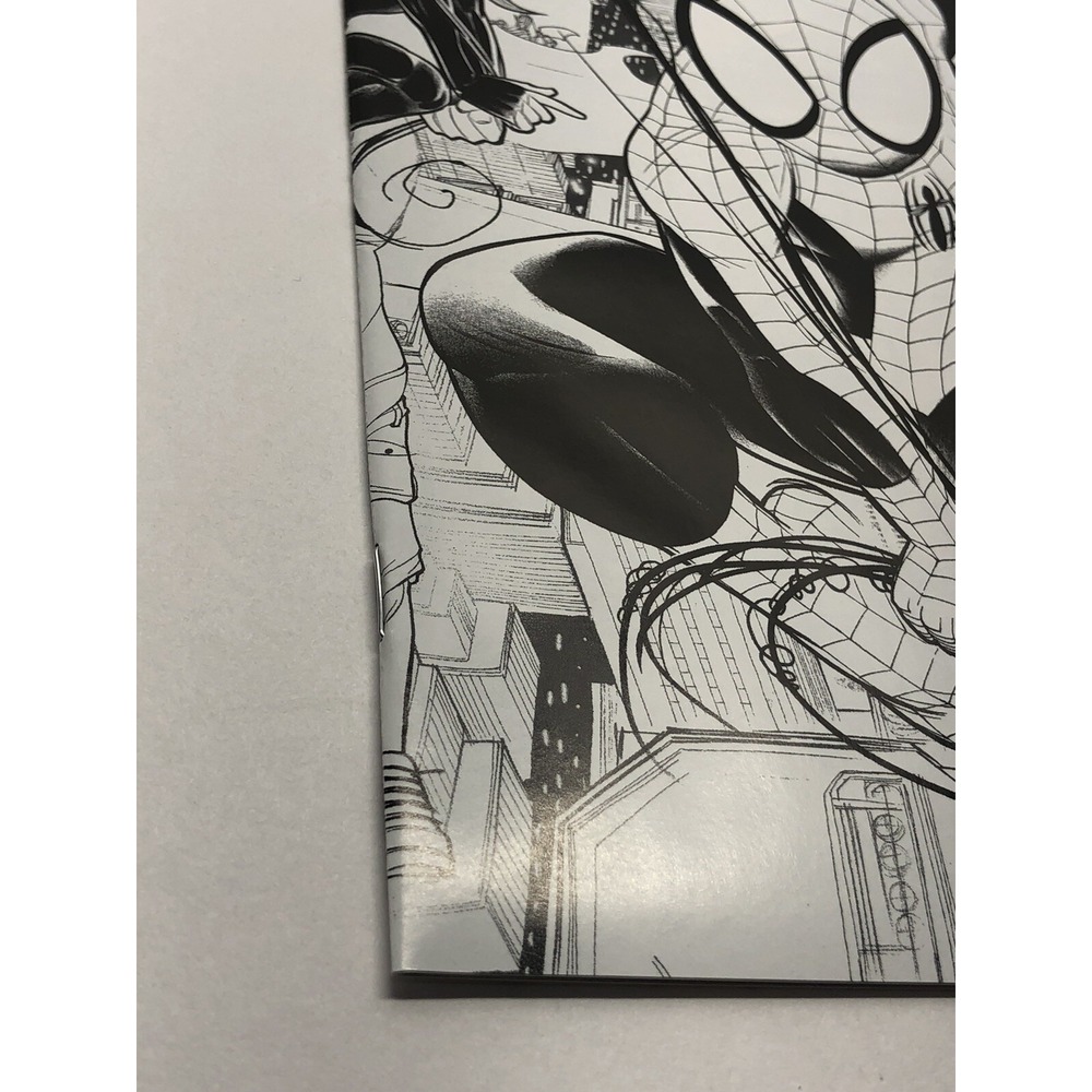 Ultimate Spider-Man #001 Black & White Sketch Variant Wraparound Cover Marvel - Picture 4 of 12
